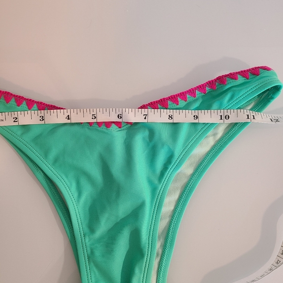 Cupshe Green Two Piece Bikini with Red Trim - Picture 13 of 13
